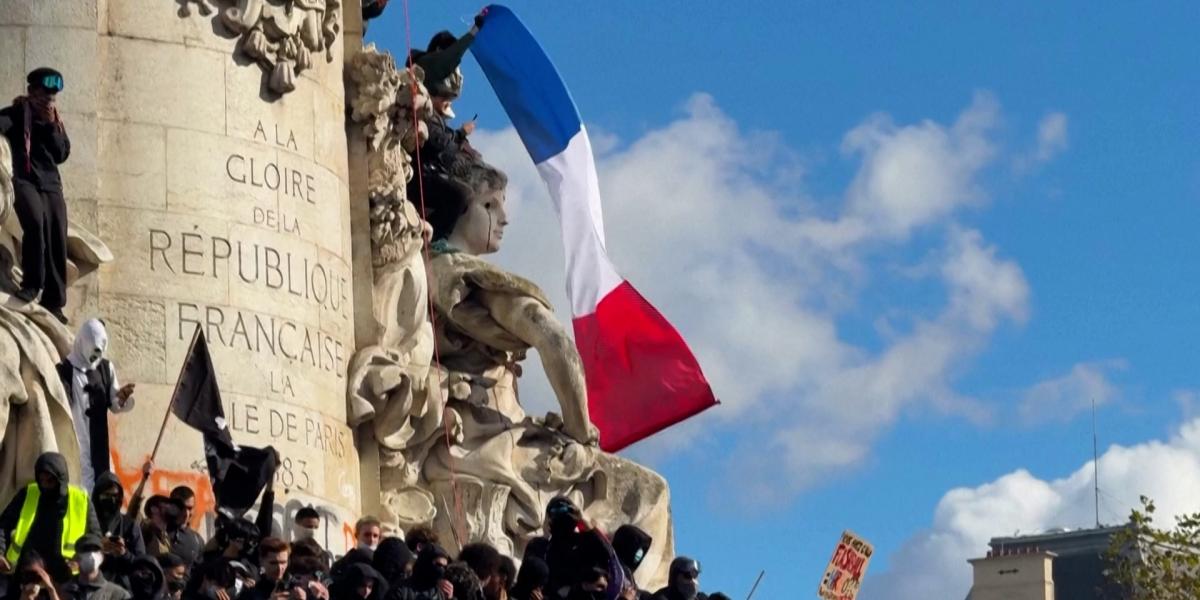 Protestas en Francia reúnen hasta 800,000 personas contra el costo de vida