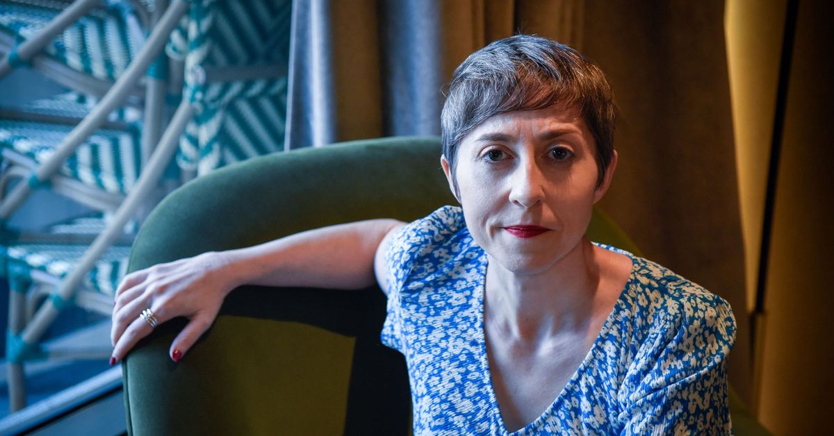 Elena Medel comenta dificultad para escapar del código postal natal