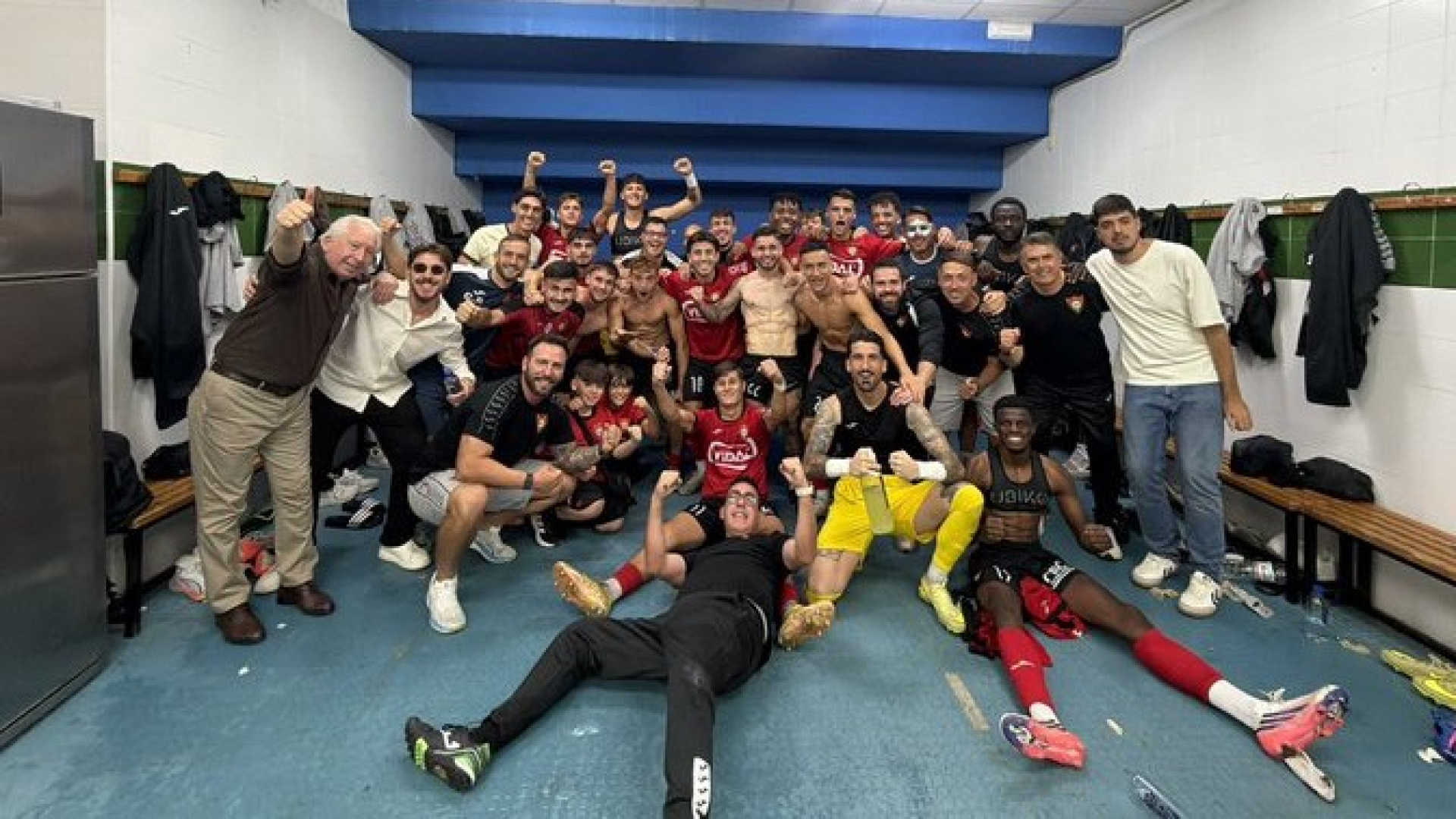 El Cieza lidera tras vencer al UCAM Murcia en un partido con cinco penales