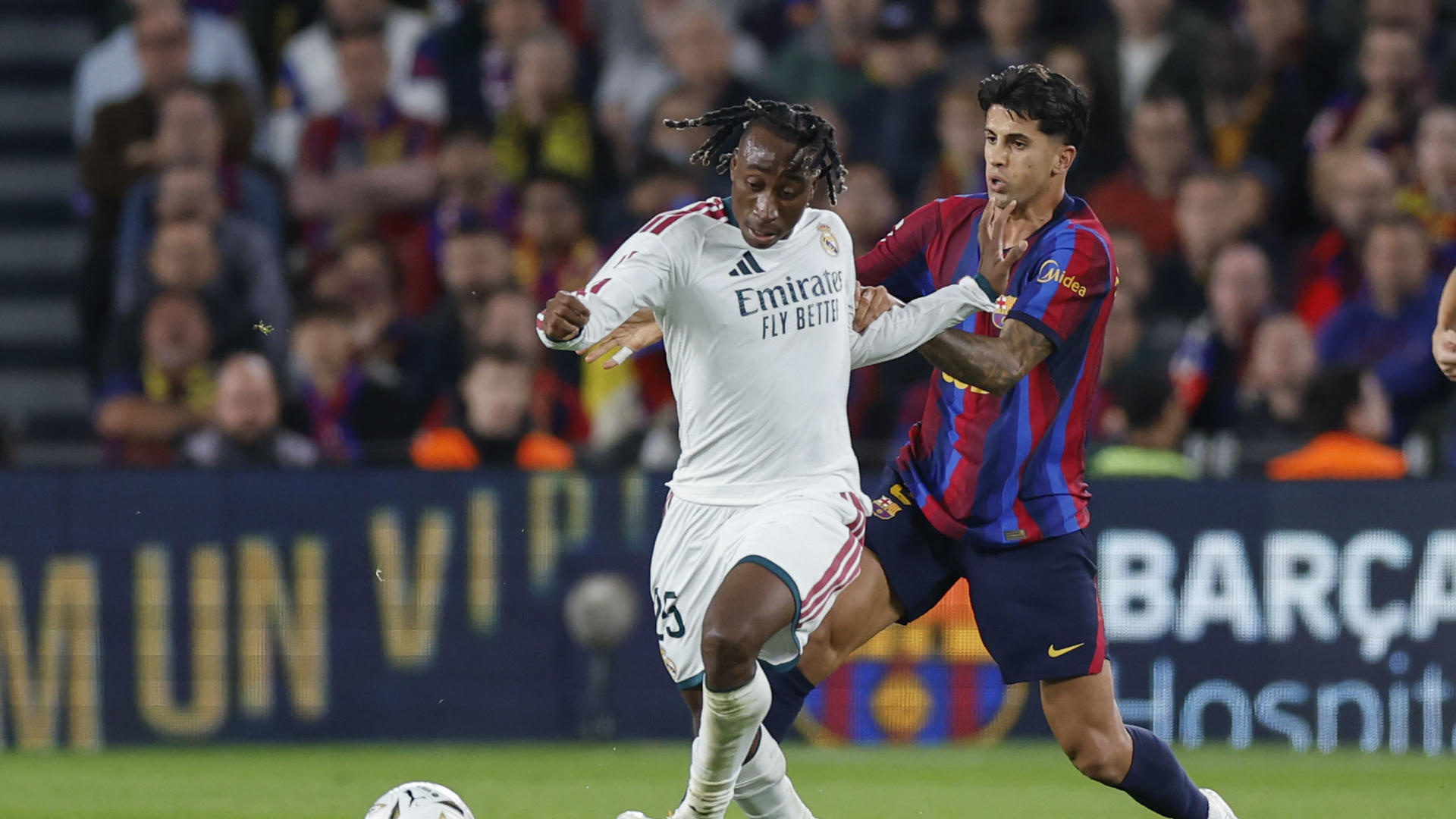 CTA señala polémicas en el Clásico: mano de Balde y posible roja a Cancelo