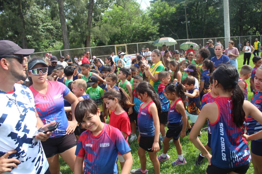 Más de 300 niños participan en Campeonato Nacional de Kids Athletics en Alajuela