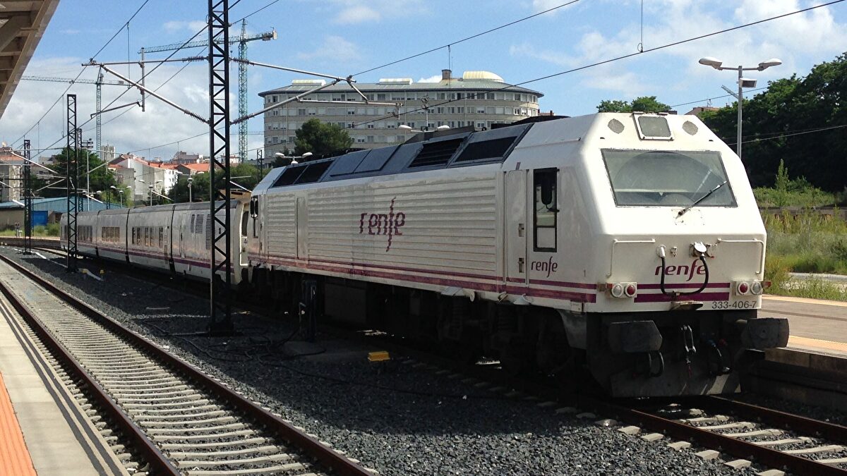 Requisitos y formación para ser controlador ferroviario en Renfe