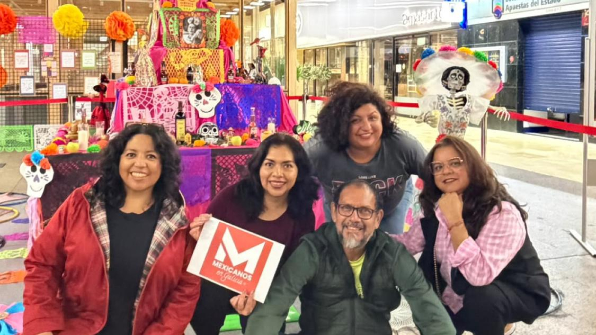 Comunidad mexicana celebra Día de Muertos en Santiago de Compostela con altar tradicional