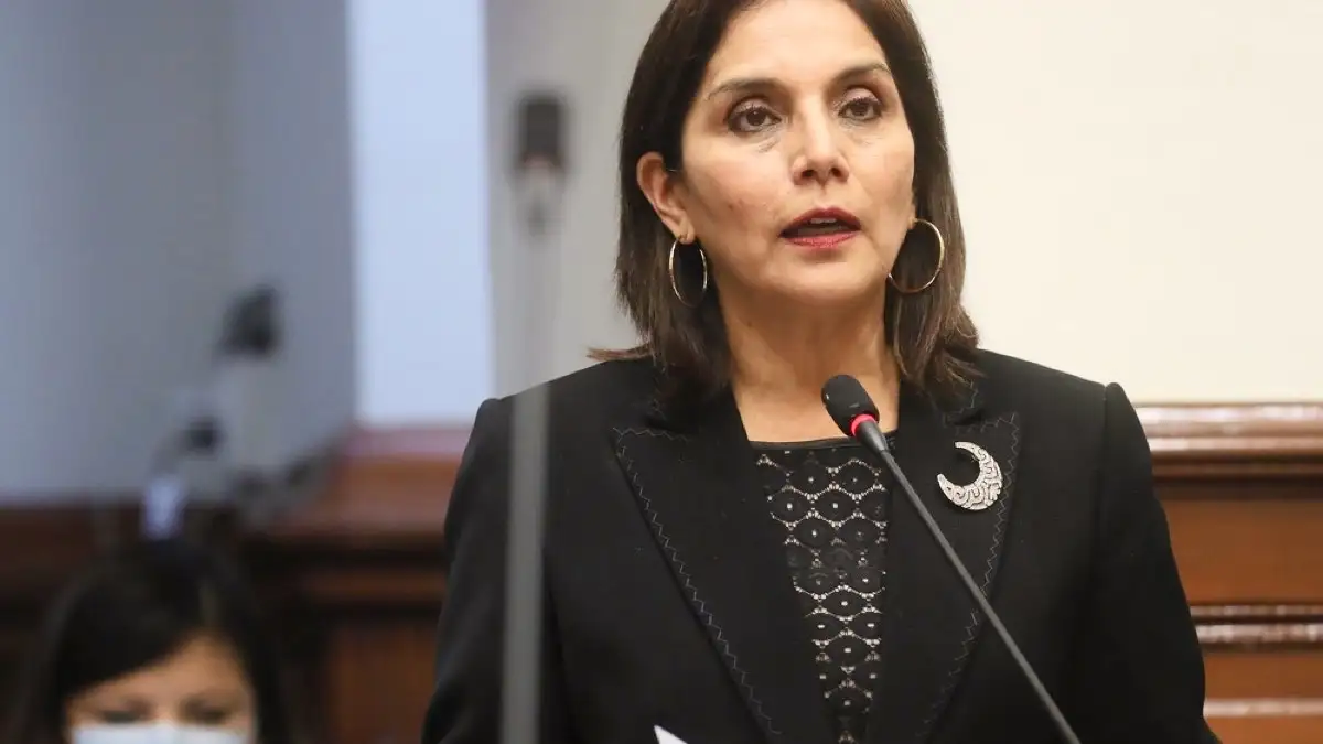 Senadora fujimorista defiende remuneraciones parlamentarias y descarta impacto de reducción