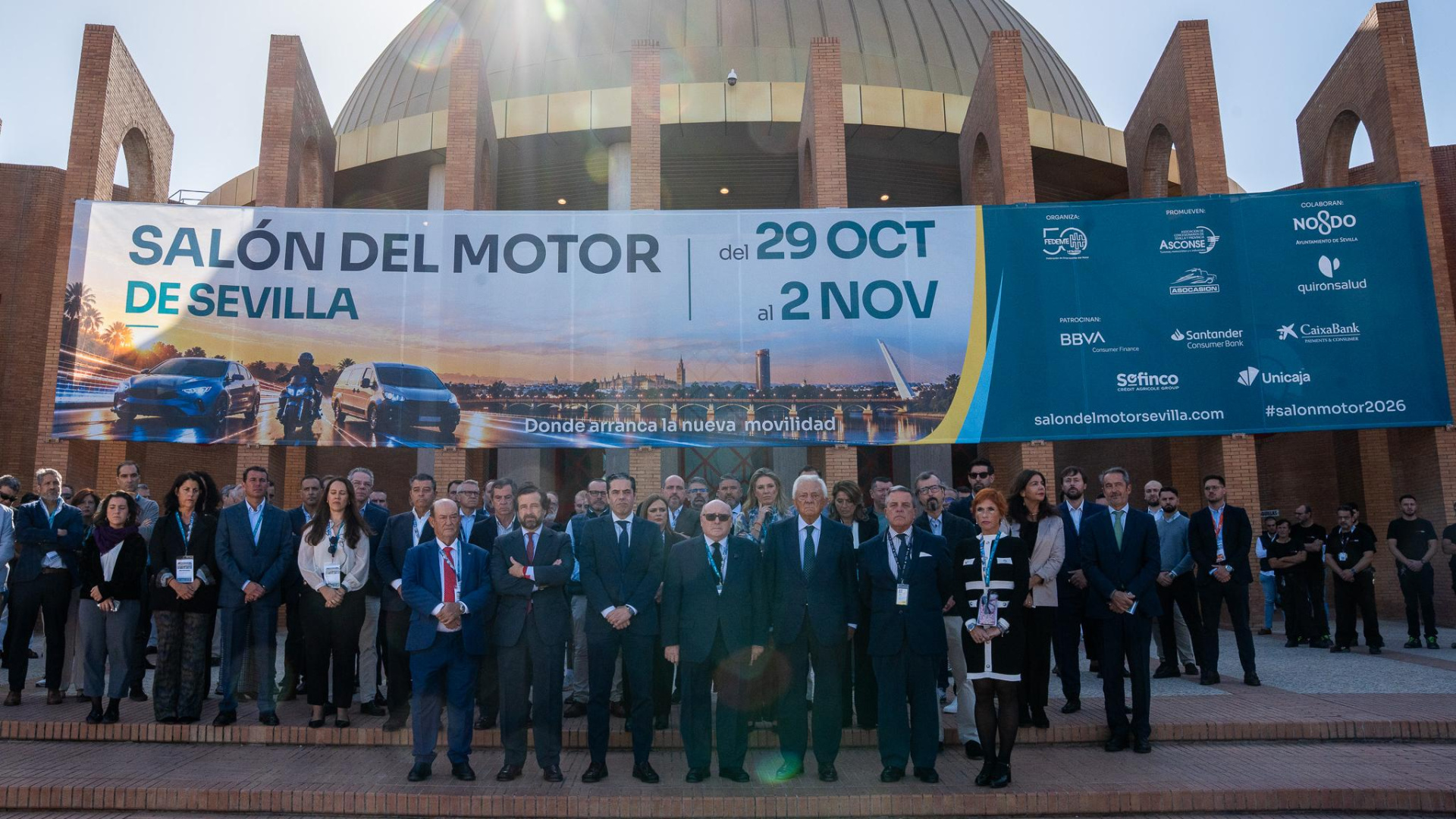 Salón del Motor de Sevilla abre tras minuto de silencio por víctimas de accidente ferroviario