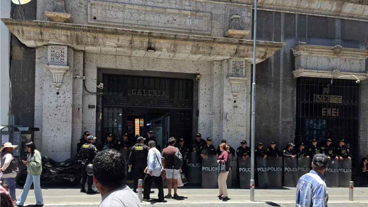 Intervienen estudios fotográficos en Arequipa por presunta falsificación de documentos