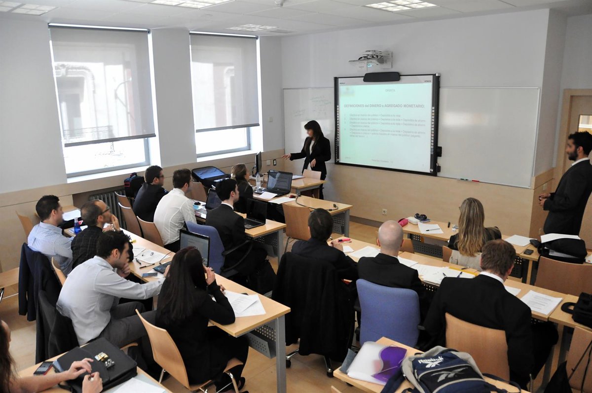 Treinta personas con discapacidad participan en cursos de administración y ofimática en Jaén