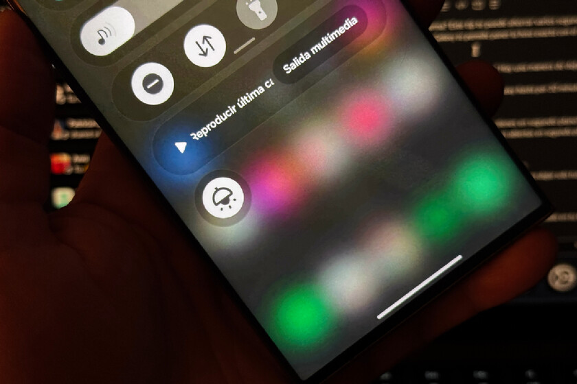 Samsung presenta solución para evitar tocar el teléfono cuando la pantalla se apaga