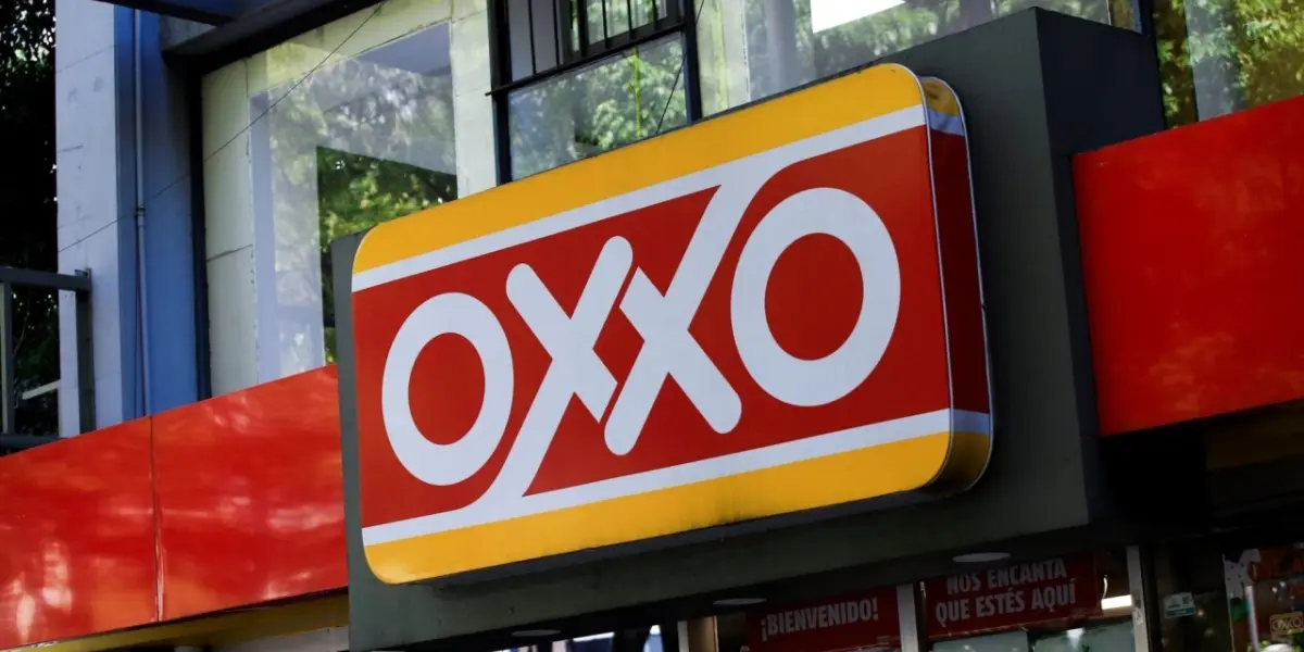 FEMSA explica razones del cierre de 272 tiendas OXXO en México